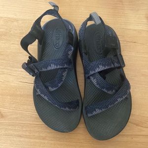 Chaco boys size 3, minimal wear. Black, grey, little dark blue.